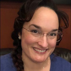 Meet your Posher, Leslie